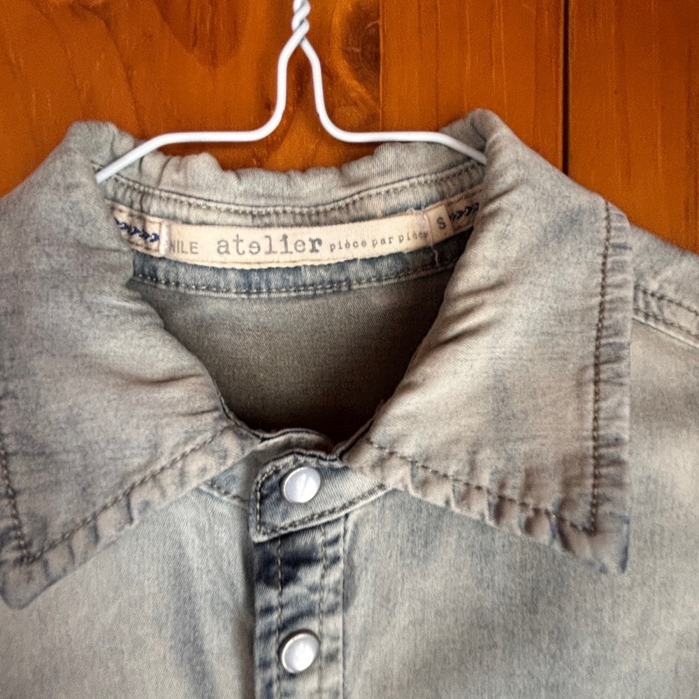 Nile Atelier Light Wash Denim Jumpsuit – Sleeveless Utility Style - Picture 4 of 5